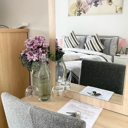 Manchester Escape - Private Room & Bathroom Near Etihad And Coop Arena - Free Secure Parking المظهر الخارجي الصورة
