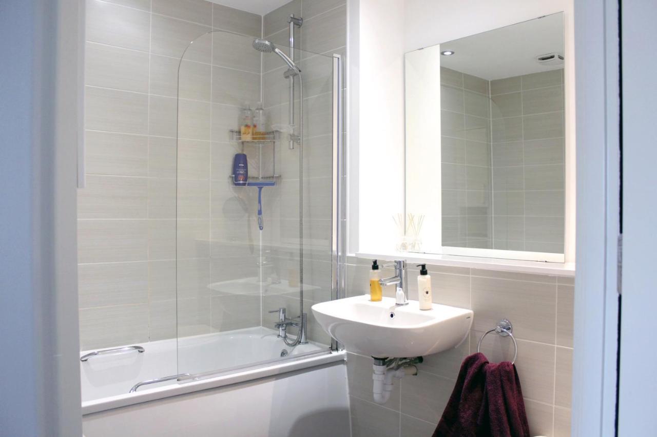 Manchester Escape - Private Room & Bathroom Near Etihad And Coop Arena - Free Secure Parking المظهر الخارجي الصورة